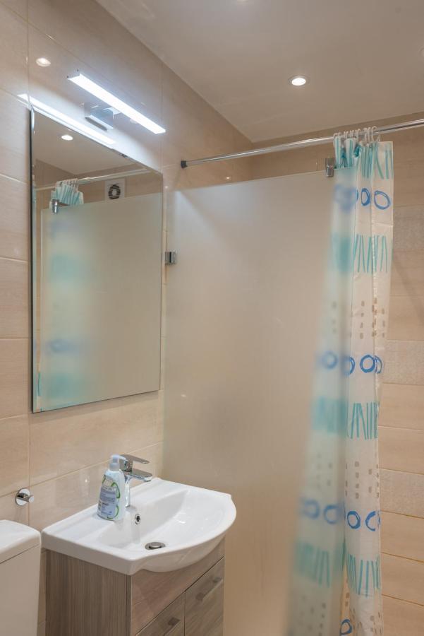 Cozy & Quiet Apartment Near Kiraly Street Free Parking, Ac, Perfect For 4 Guests! Budapest Exterior foto