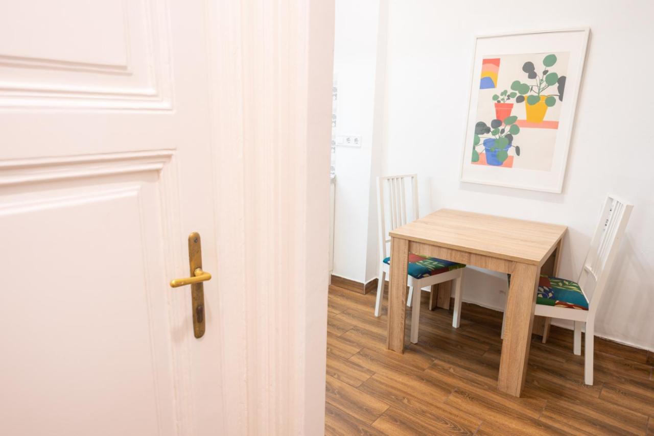 Cozy & Quiet Apartment Near Kiraly Street Free Parking, Ac, Perfect For 4 Guests! Budapest Exterior foto
